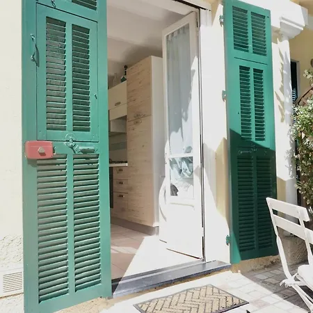 Angelina Casa Limone Vallecrosia
