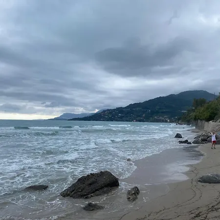 Angelina Homes I Casa Limone I 5 Minuti A Piedi Dal Mare I Giardino I Parcheggio Privato فاليكروسيا