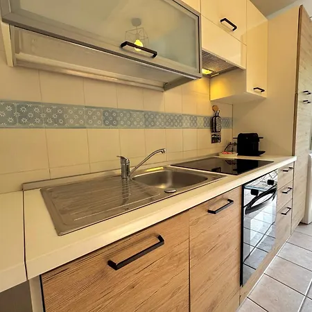 Angelina Homes I Casa Limone I 5 Minuti A Piedi Dal Mare I Giardino I Parcheggio Privato Апартаменты Валлекрозия